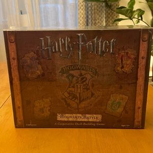 Harry Potter
Hogwarts Battle
A Cooperative Deck-Building Game
New & Sealed